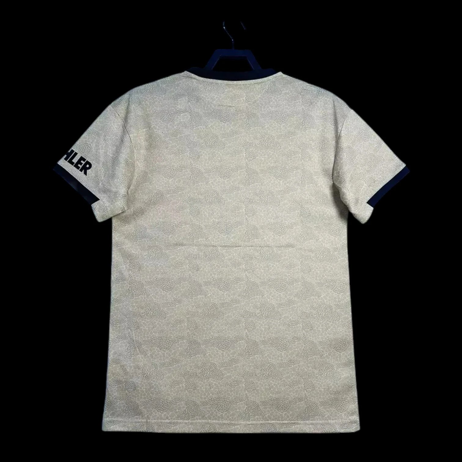 Manchester United 19/20 Retro Jersey — Photo 2