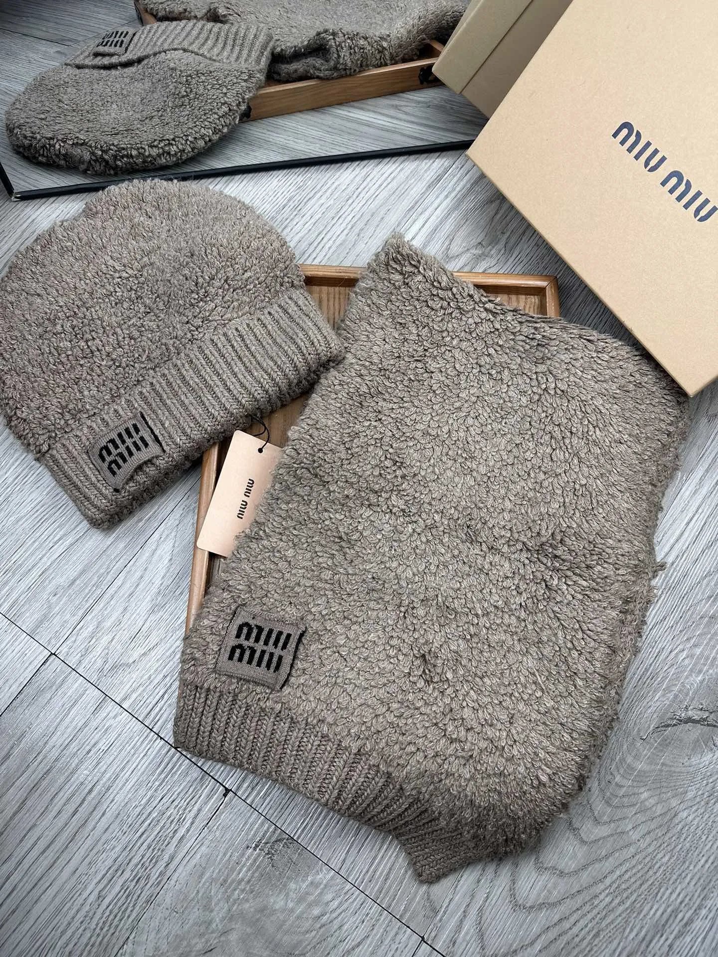 Miu Miu Wool Rabbit Fur Scarf & Hat Set Ver.C — Photo 3
