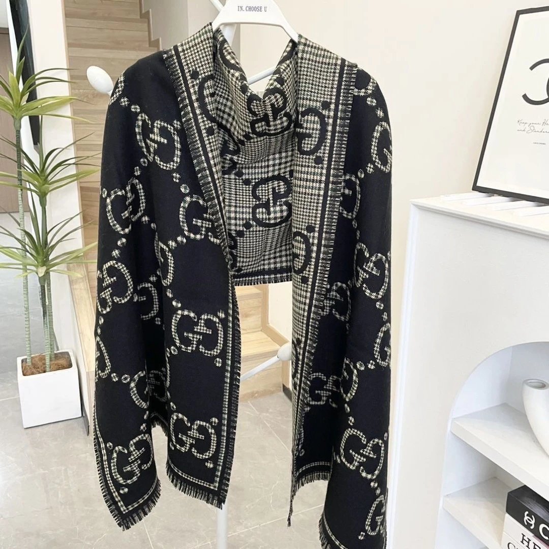 Gucci Cashmere Shawl Ver.A — Photo 6