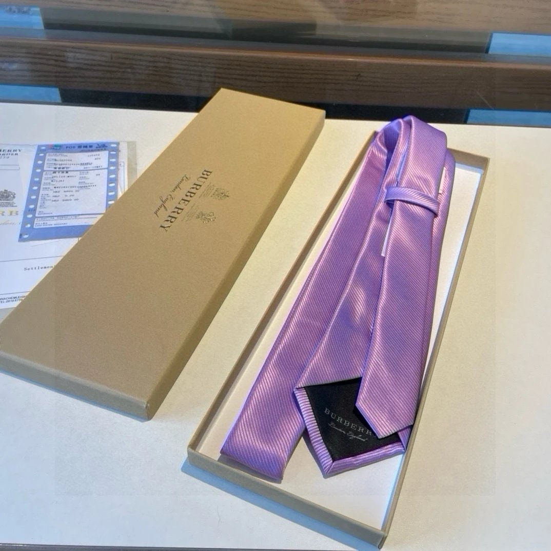 Burberry Silk Tie Ver.S — Photo 4