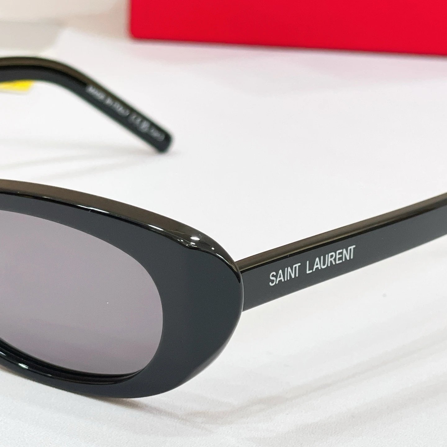 Saint Laurent SL 557 Sunglasses 53-20-140 — photo 8
