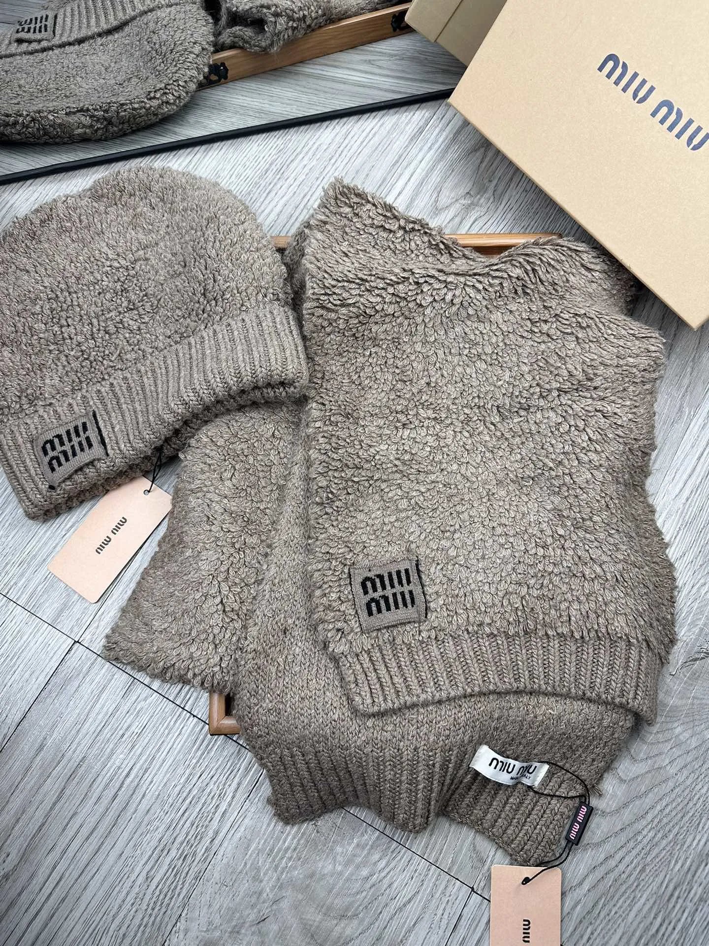 Miu Miu Wool Rabbit Fur Scarf & Hat Set Ver.C — Photo 6