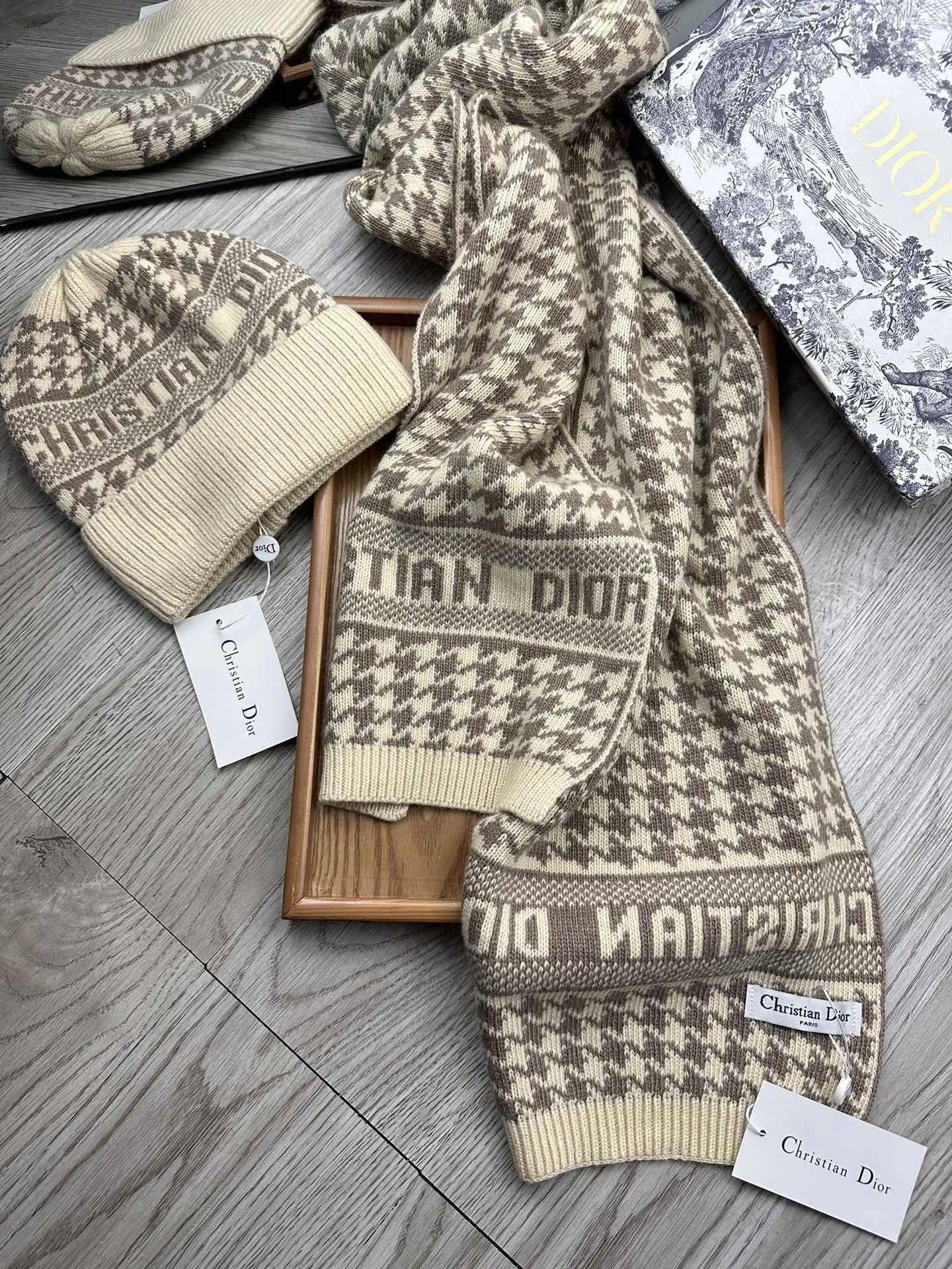 Dior Wool Rabbit Fur Scarf & Hat Set Ver.F — Photo 9