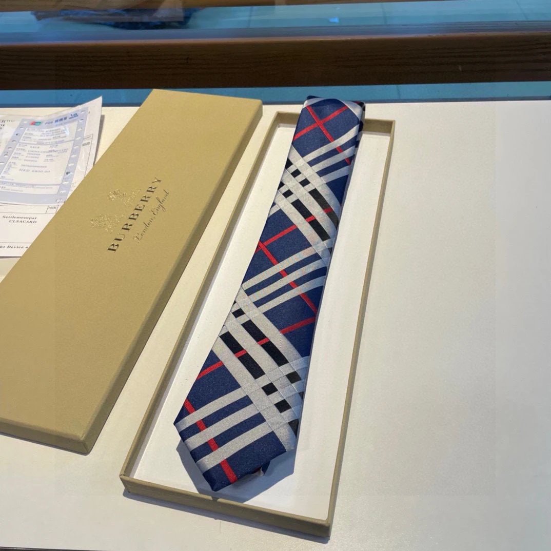 Burberry Silk Tie Ver.P — Photo 3