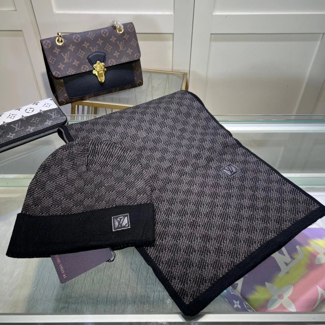Louis Vuitton Wool Scarf & Hat Set Ver.C — Photo 5