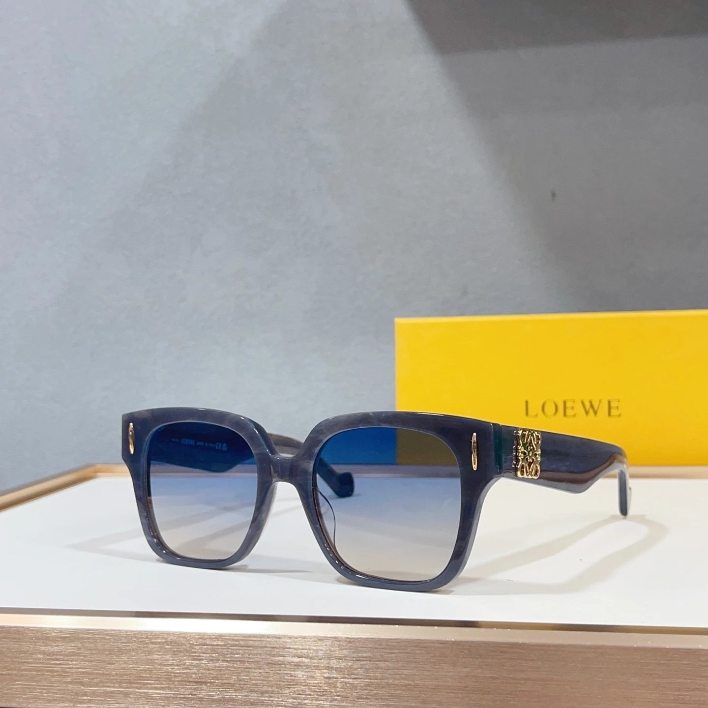 Loewe LW50069I Sunglasses 51-19-140 Ver.B — photo 6
