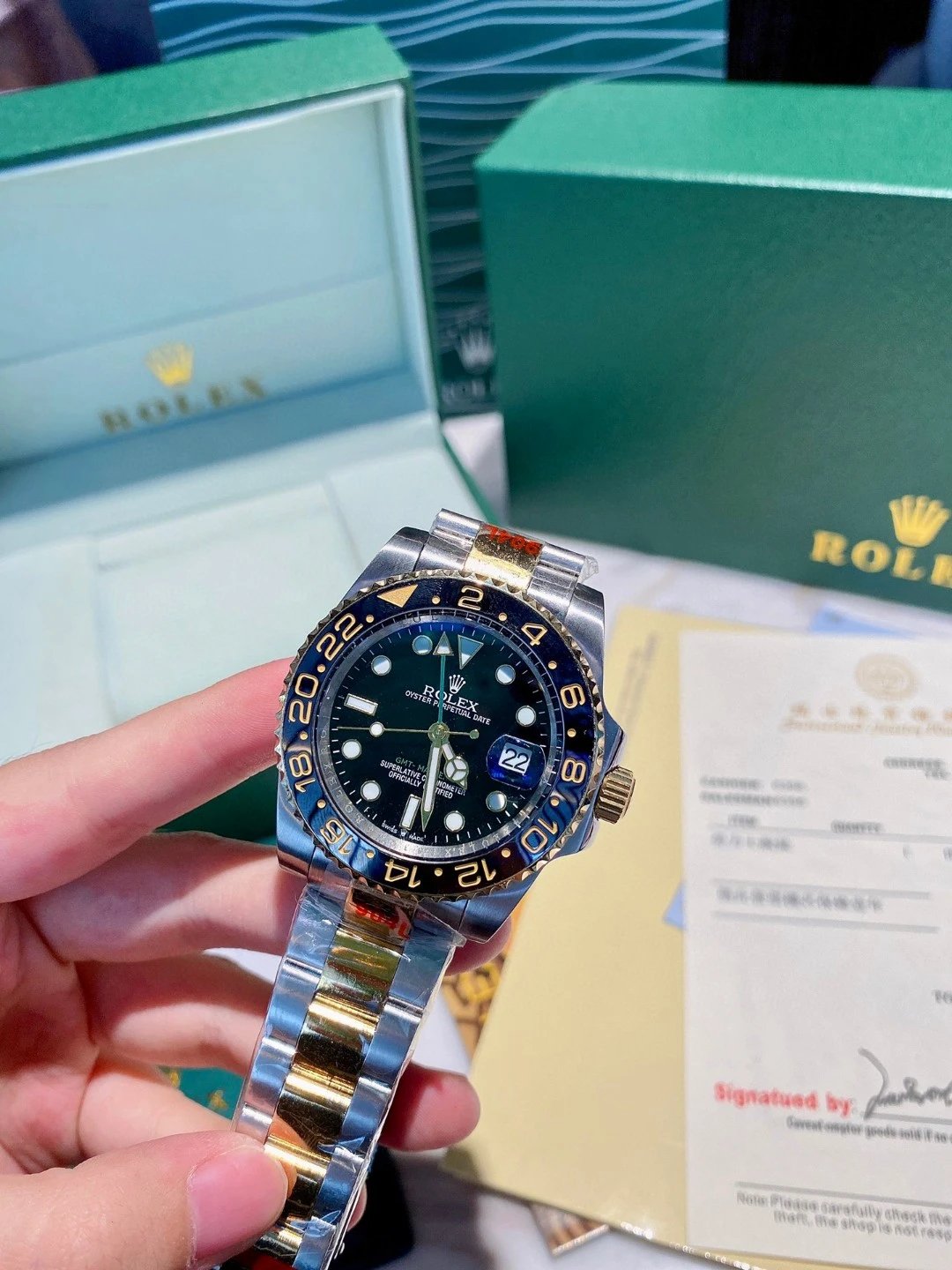 Rolex GMT-Master II bicolor horloge met zwarte wijzerplaat