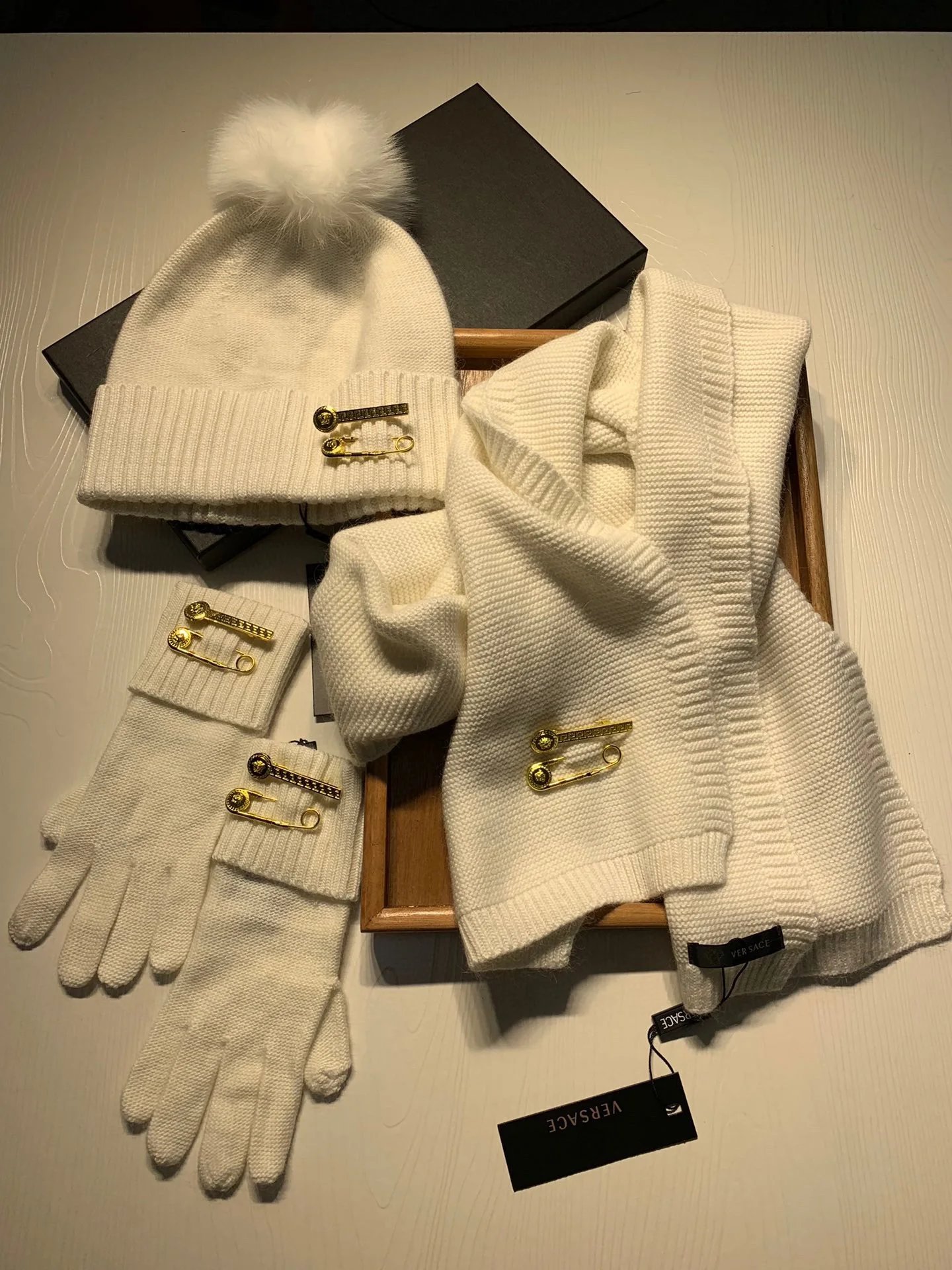 Versace Wool Rabbit Fur Scarf & Hat Set Ver.F — Photo 5