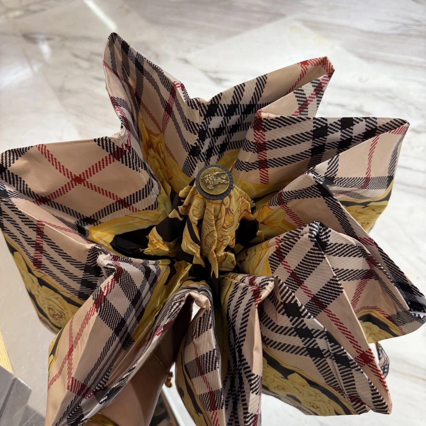 Burberry UV Protection Folding Umbrella Ver.B — Photo 4
