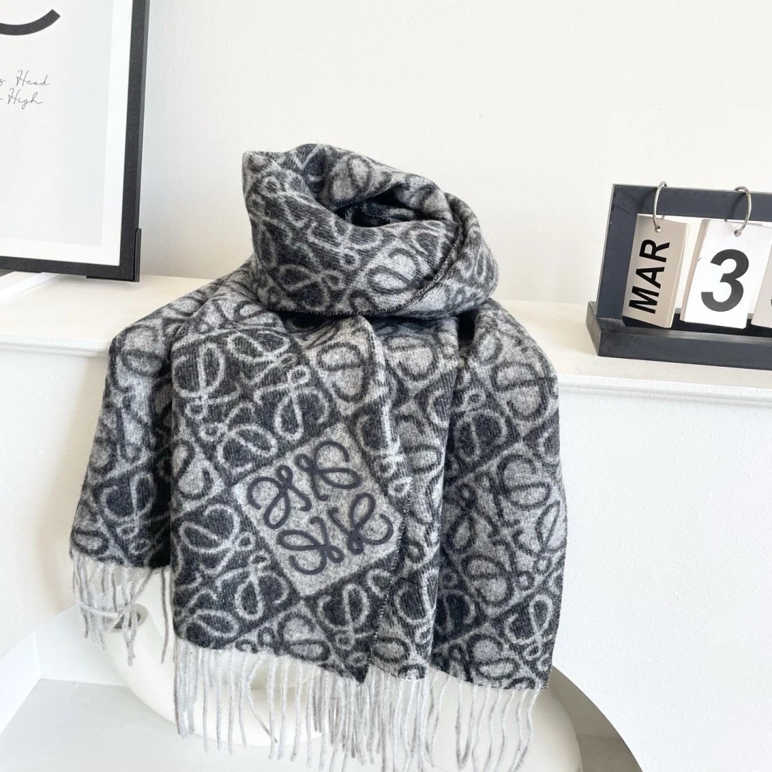 Loewe Cashmere Scarf Ver.E — Photo 9