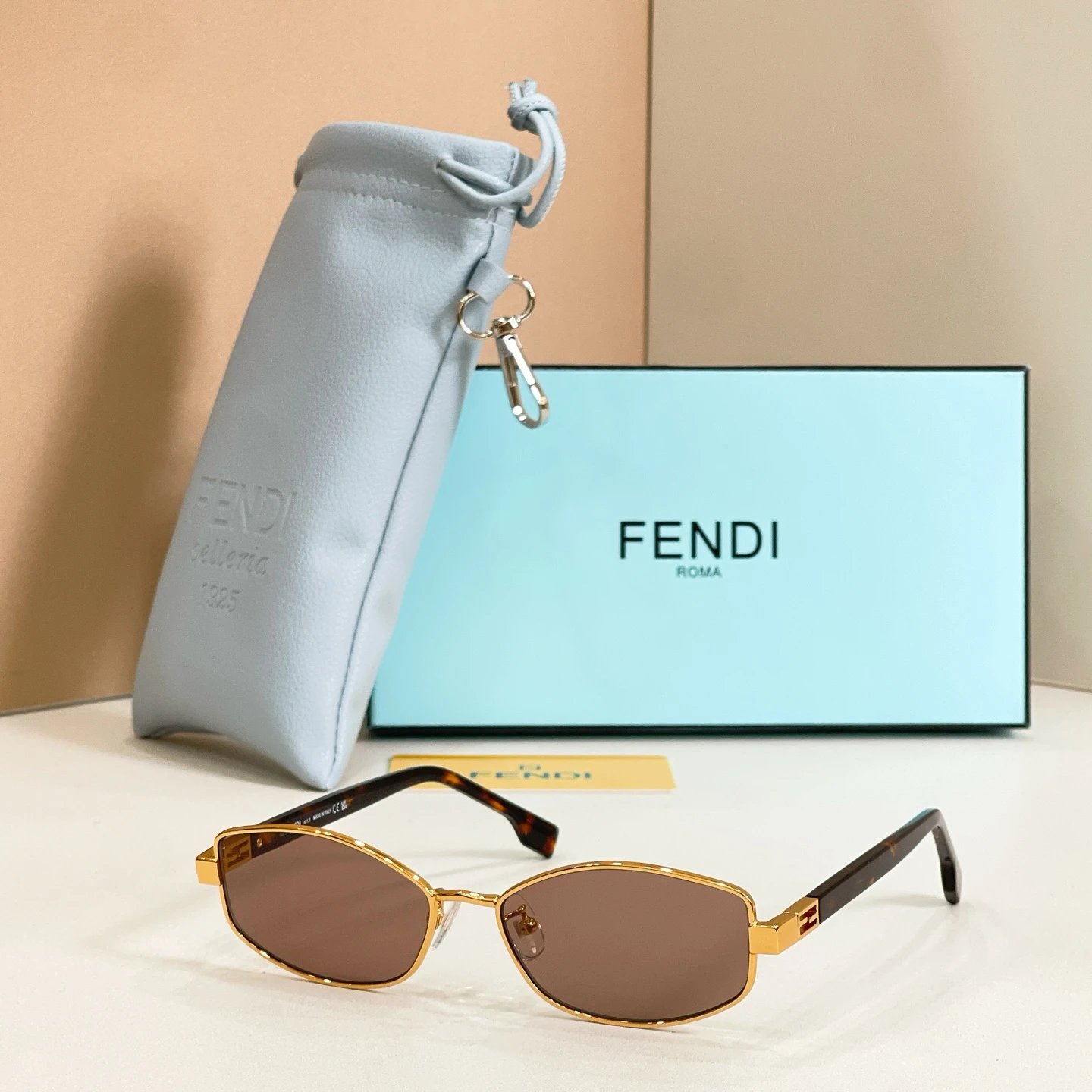 Fendi FE 40216U Sunglasses 56-15-140 — photo 2