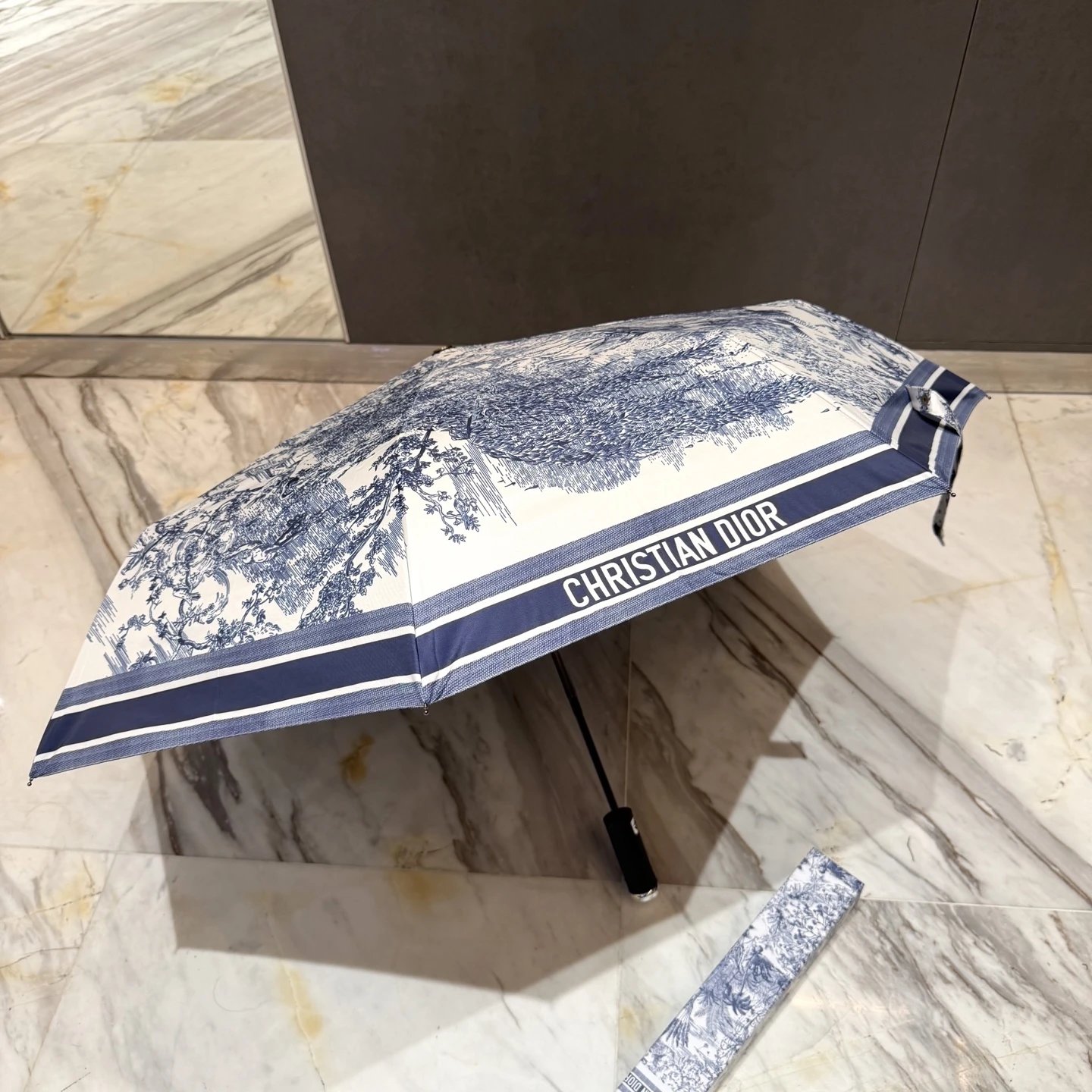 Dior UV Protection Folding Umbrella Ver.L — Zdjęcie 8