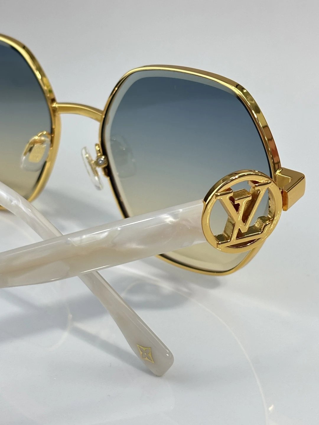 Louis Vuitton Z2061U Sunglasses 58-17-145 — Zdjęcie 7