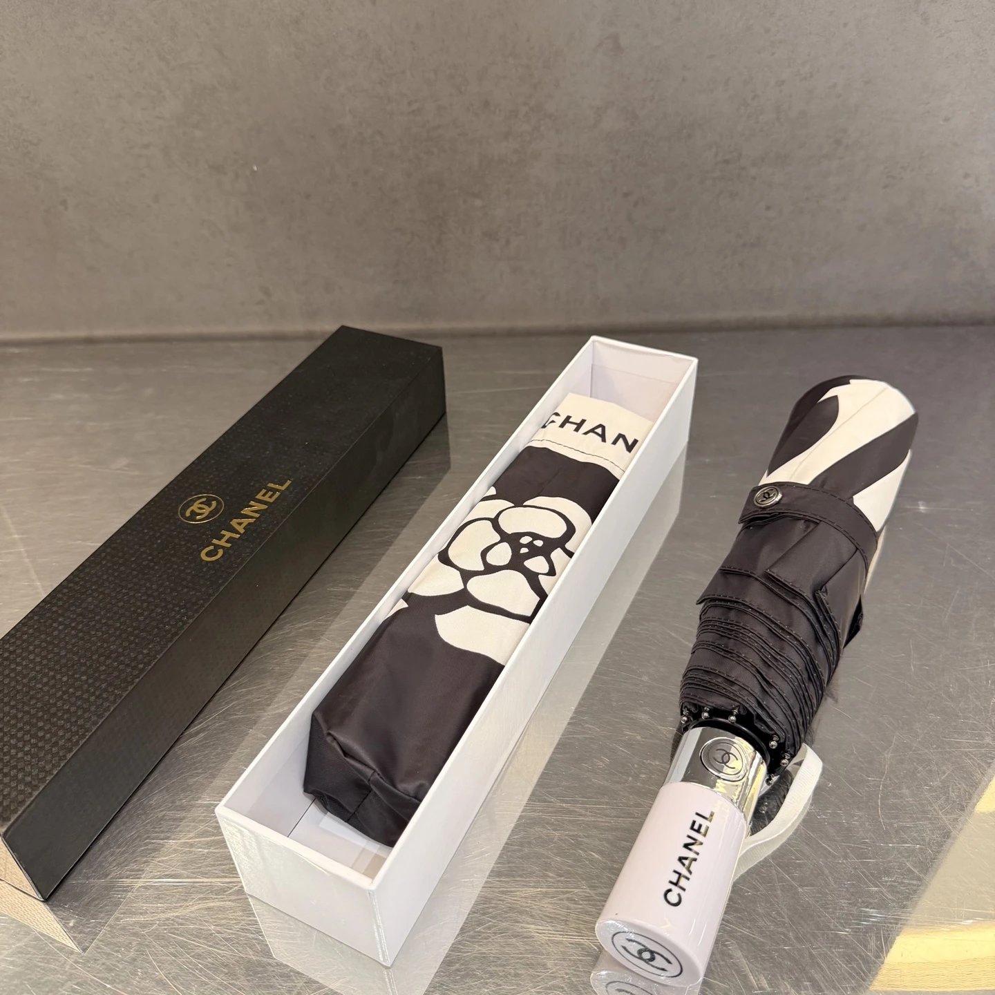 Chanel UV Protection Folding Umbrella Ver.M — Zdjęcie 2