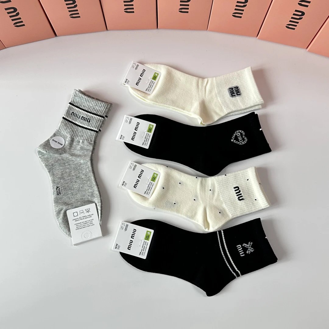 Miu Miu Crew Socks 5-Pair Box — photo 5