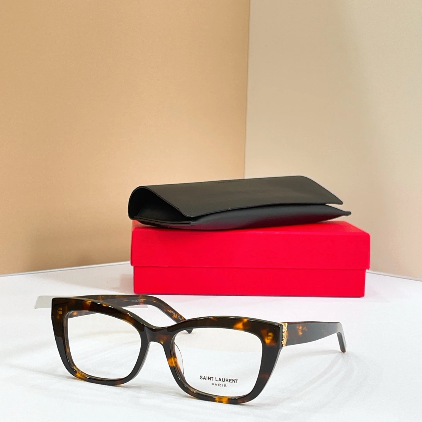 Saint Laurent Sunglasses Ver.A — photo 3