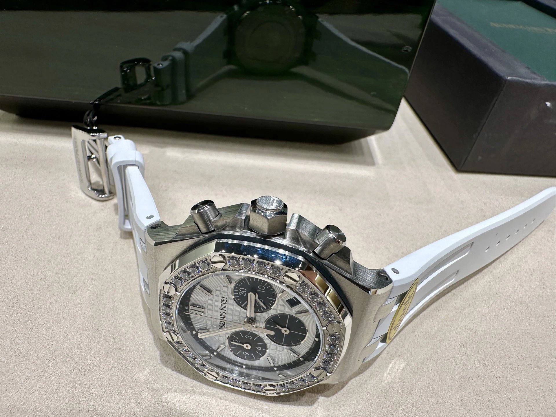 Audemars Piguet Royal Oak Offshore Quartz Ladies Watch 37mm Ver.A — QC