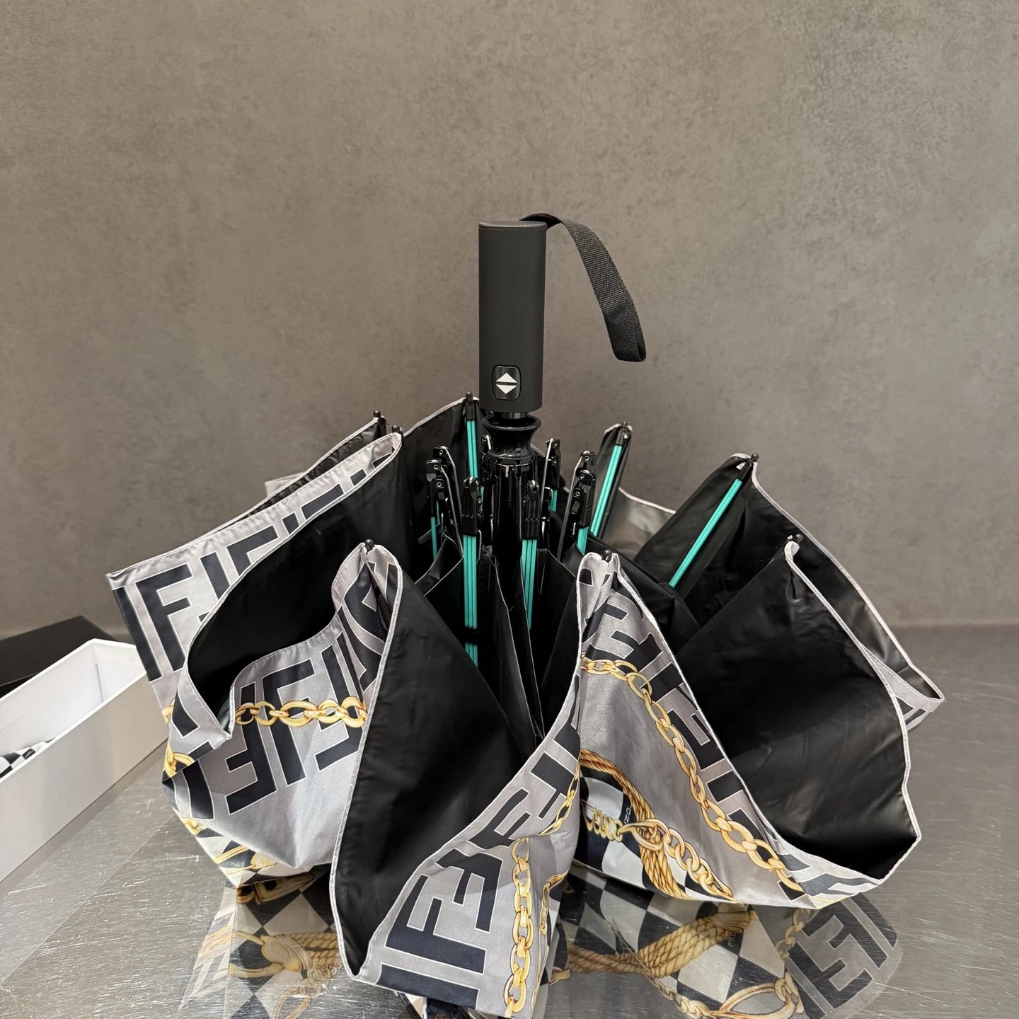 Fendi UV Protection Folding Umbrella Ver.L — Photo 3