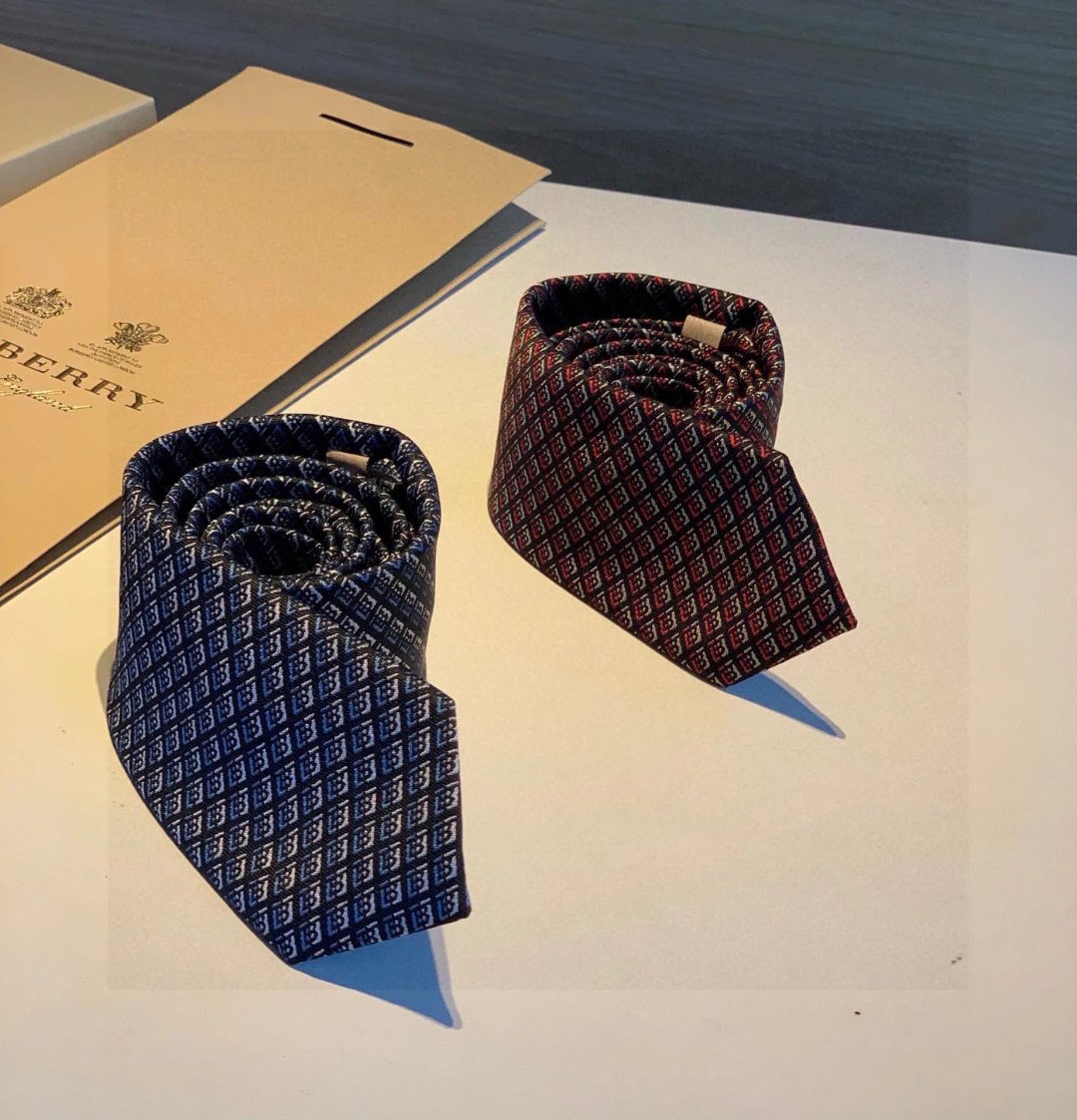 Burberry Silk Tie Ver.B — Photo 2