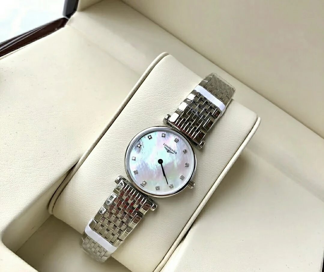 Longines horloge met parelmoeren wijzerplaat en zilverkleurige schakelband