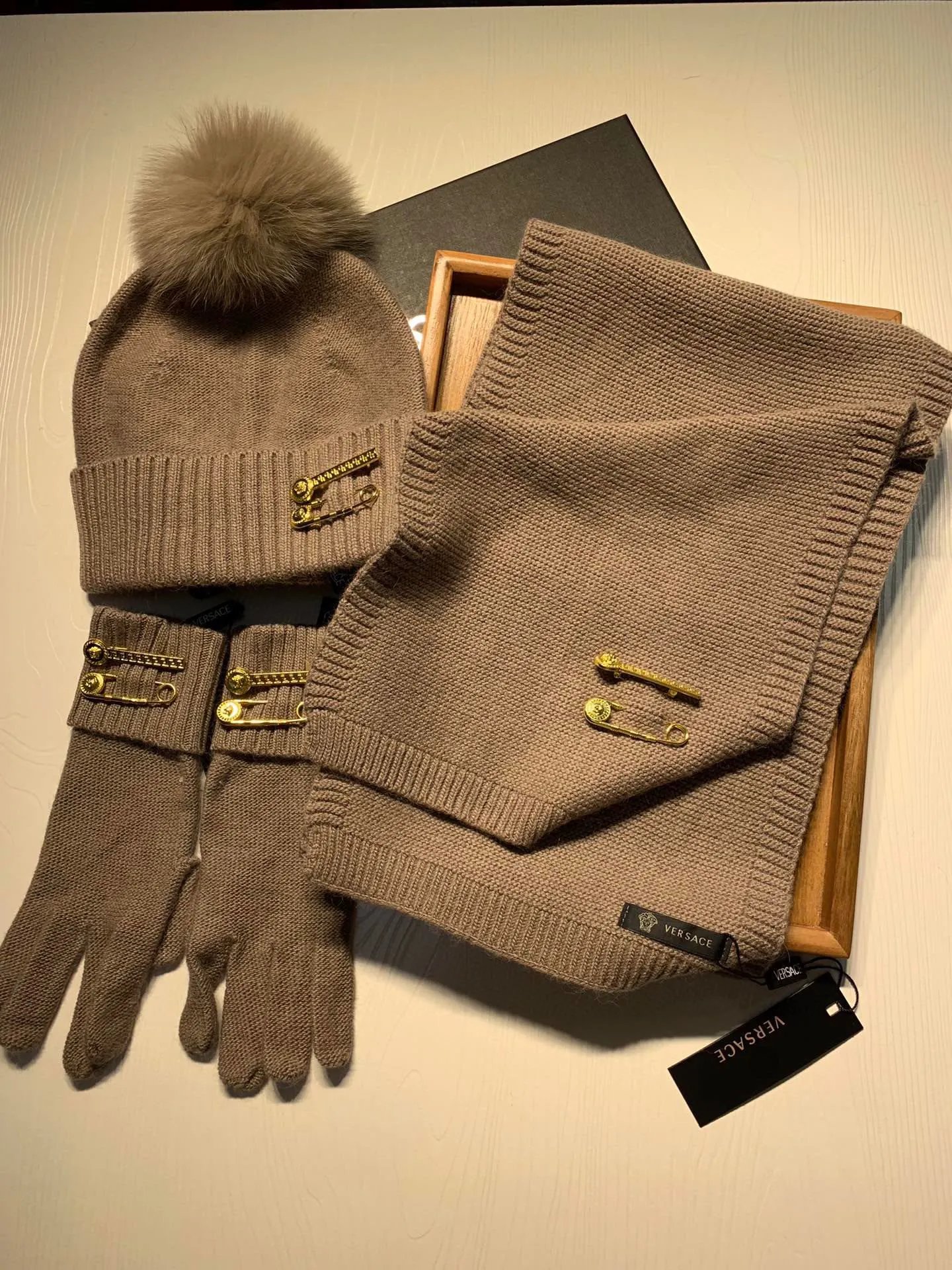 Versace Wool Rabbit Fur Scarf & Hat Set Ver.C — Photo 4