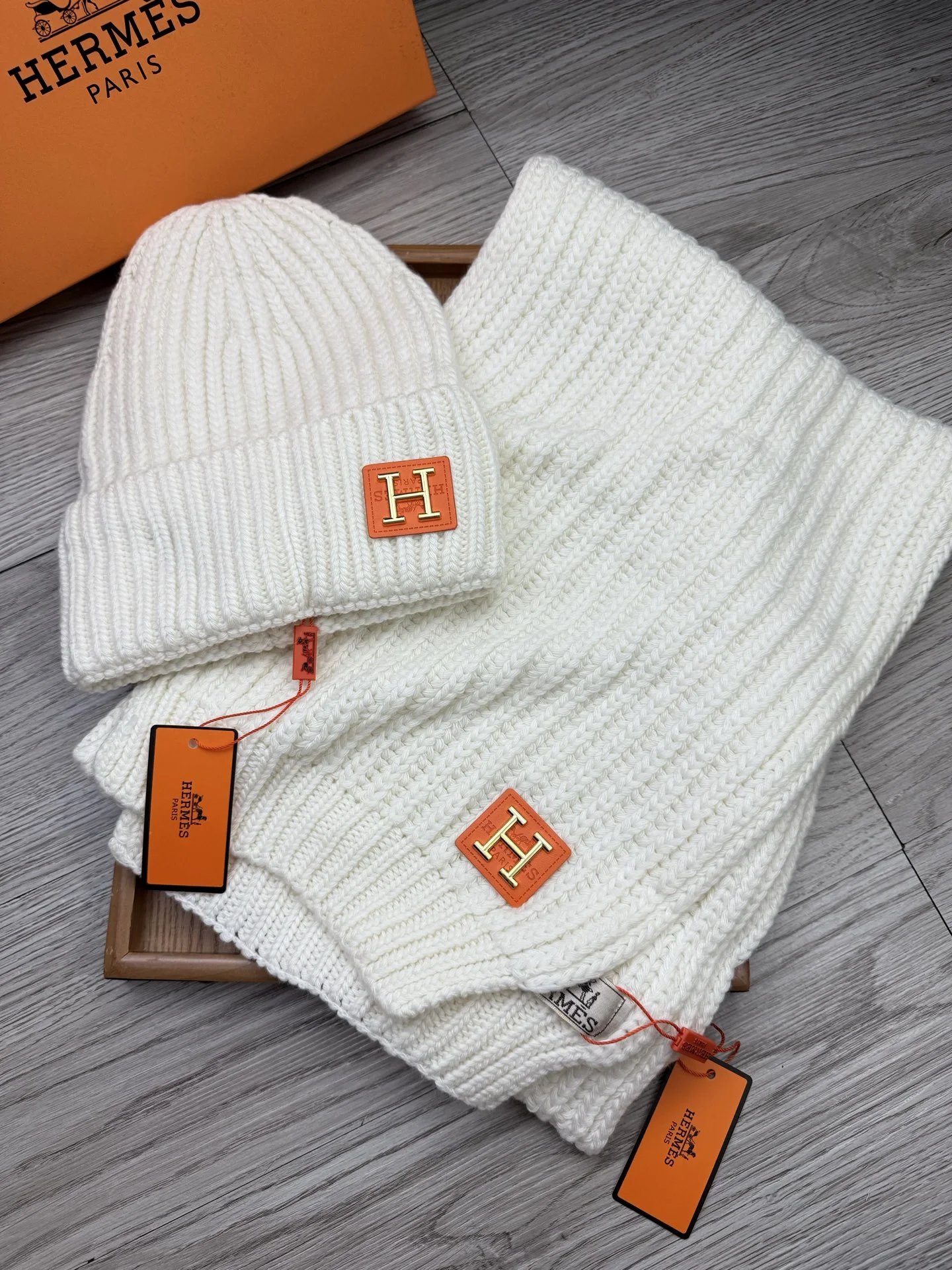 Hermes Wool Rabbit Fur Scarf & Hat Set Ver.D — Photo 3