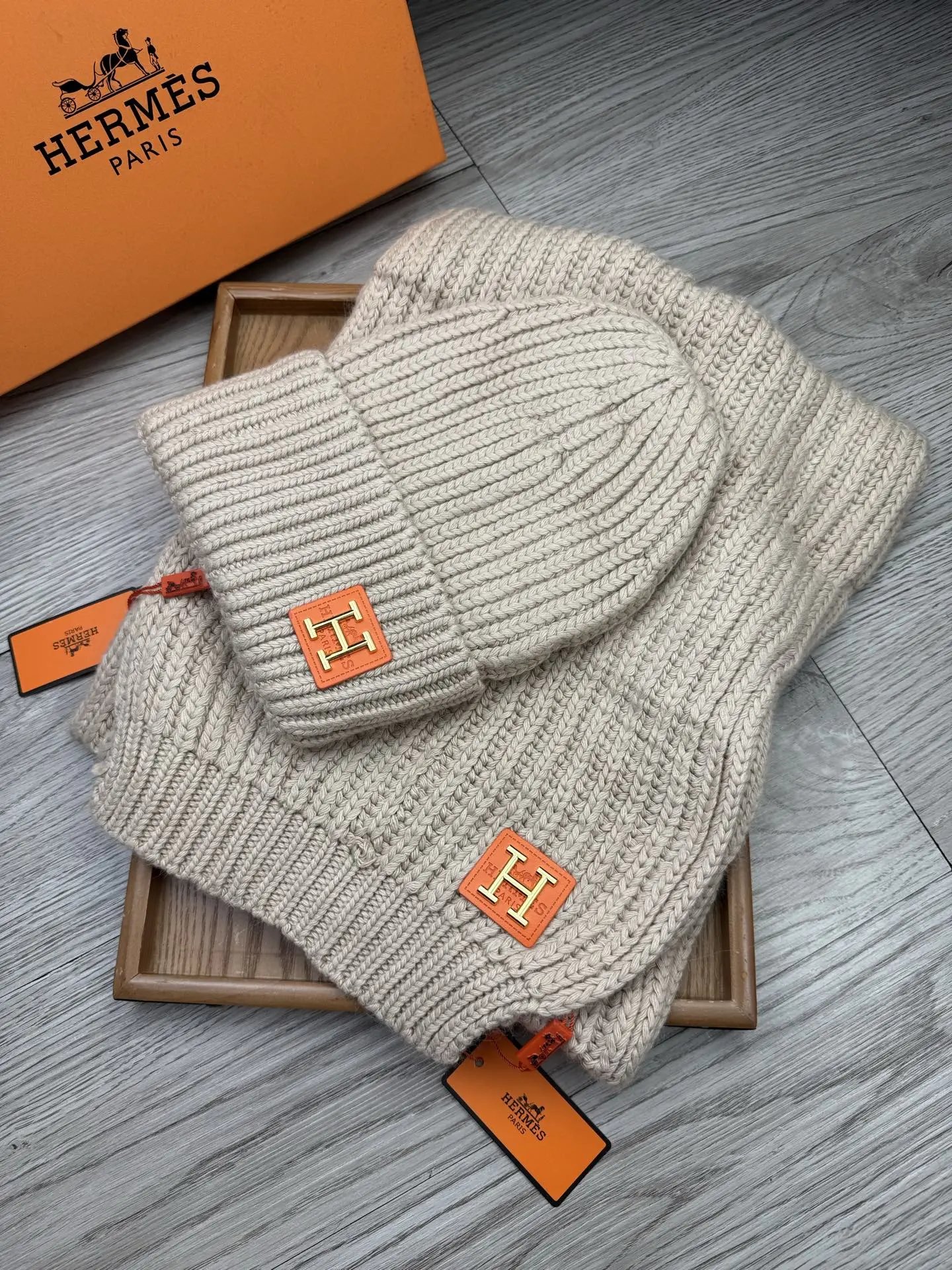 Hermes Wool Rabbit Fur Scarf & Hat Set Ver.C — Photo 3