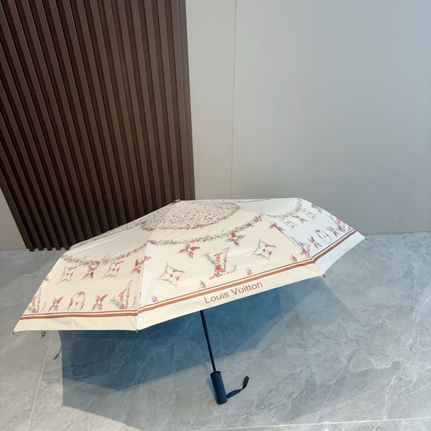 Louis Vuitton UV Protection Folding Umbrella Ver.E — Zdjęcie 9