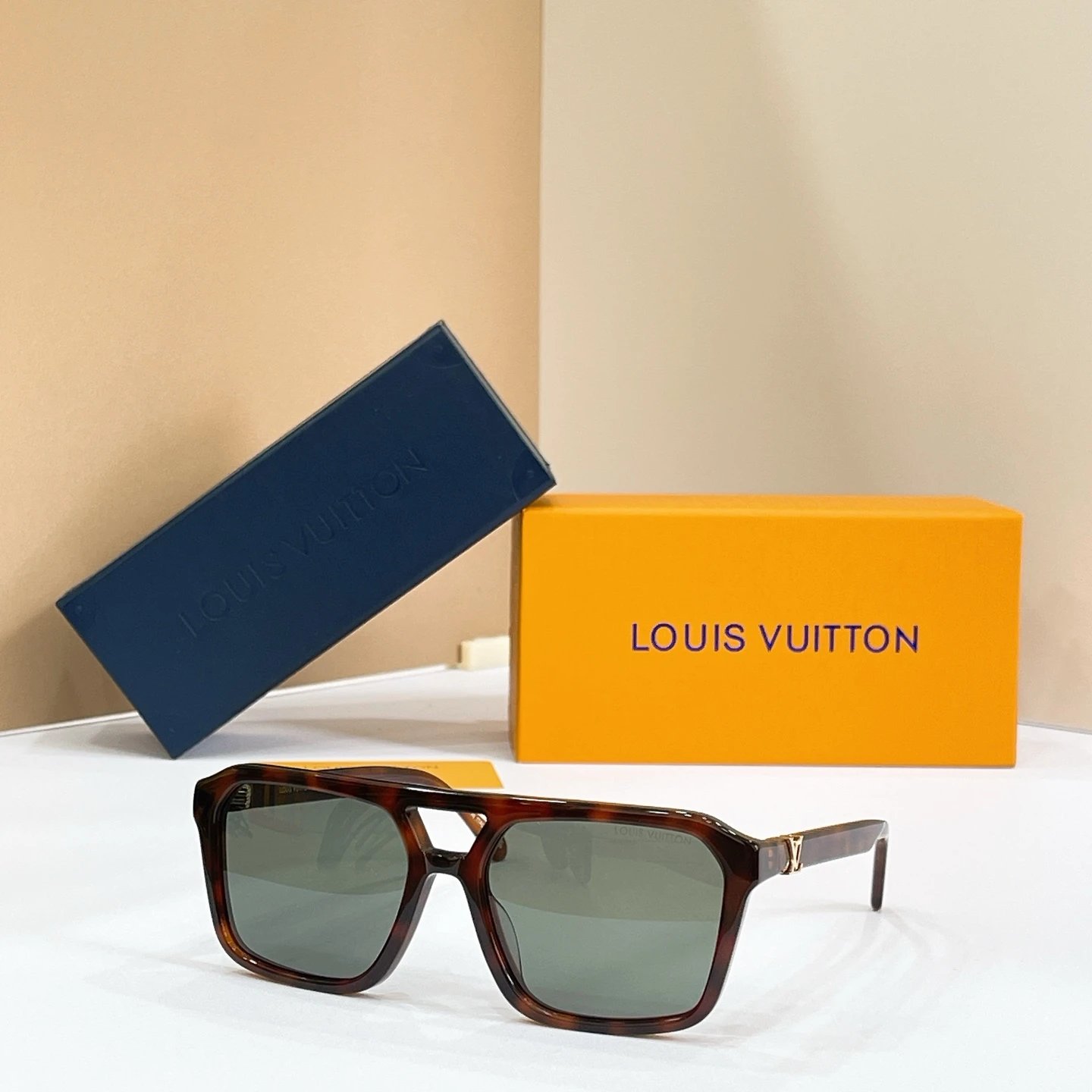 Louis Vuitton Sunglasses Ver.B — photo 8