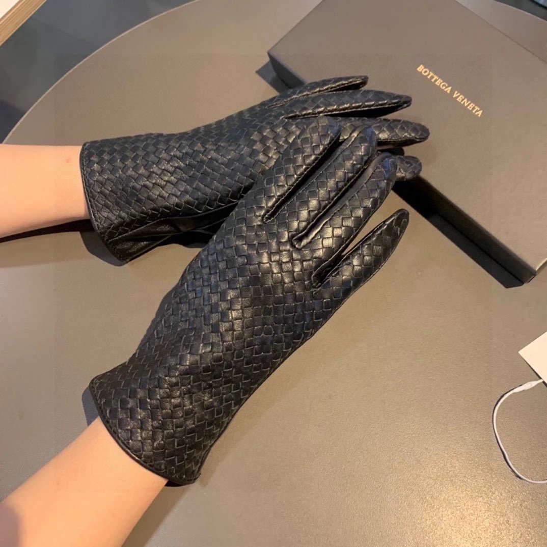 Bottega Veneta Lambskin Cashmere Gloves Ver.E — Photo 4