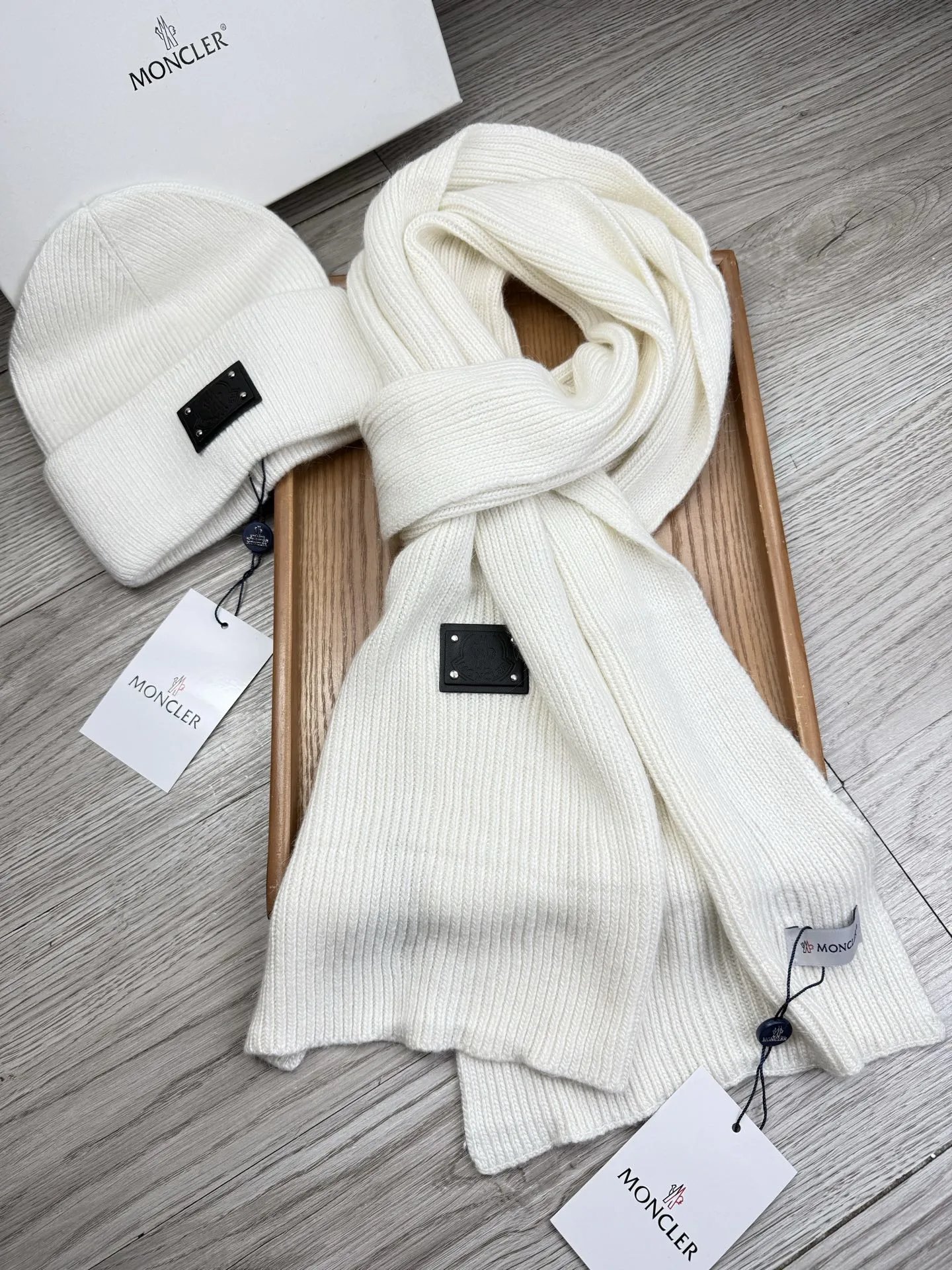 Moncler Wool Rabbit Fur Scarf & Hat Set Ver.B — Photo 7