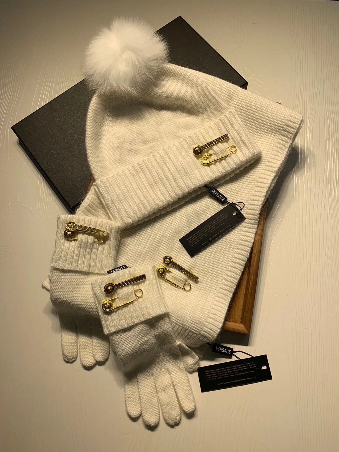Versace Wool Rabbit Fur Scarf & Hat Set Ver.F — Photo 3