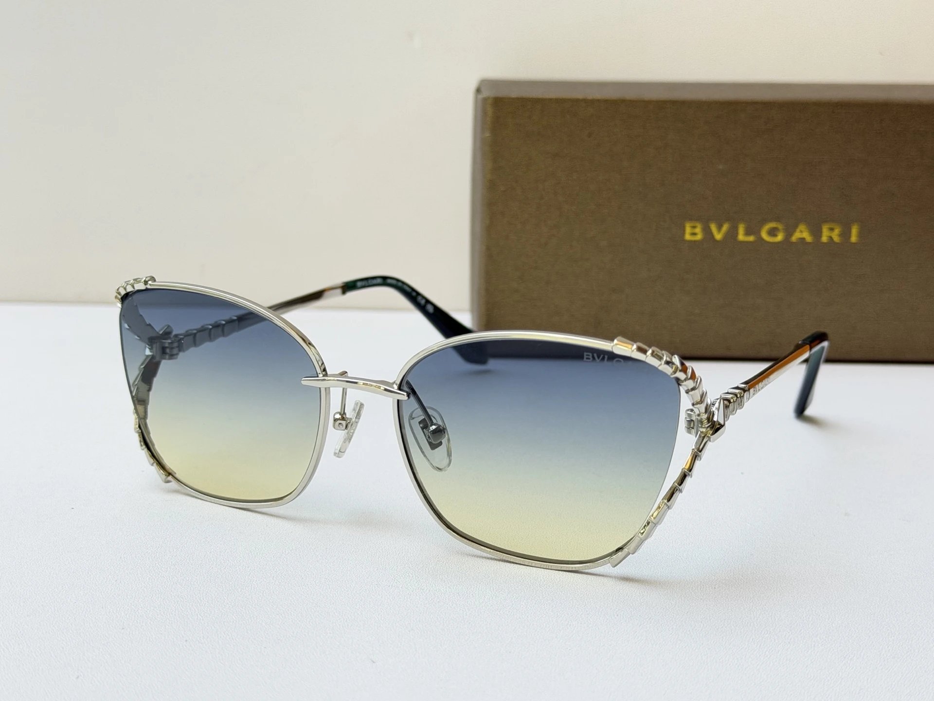 Bvlgari BV40081U Sunglasses 56-17-140 Ver.A — photo 5