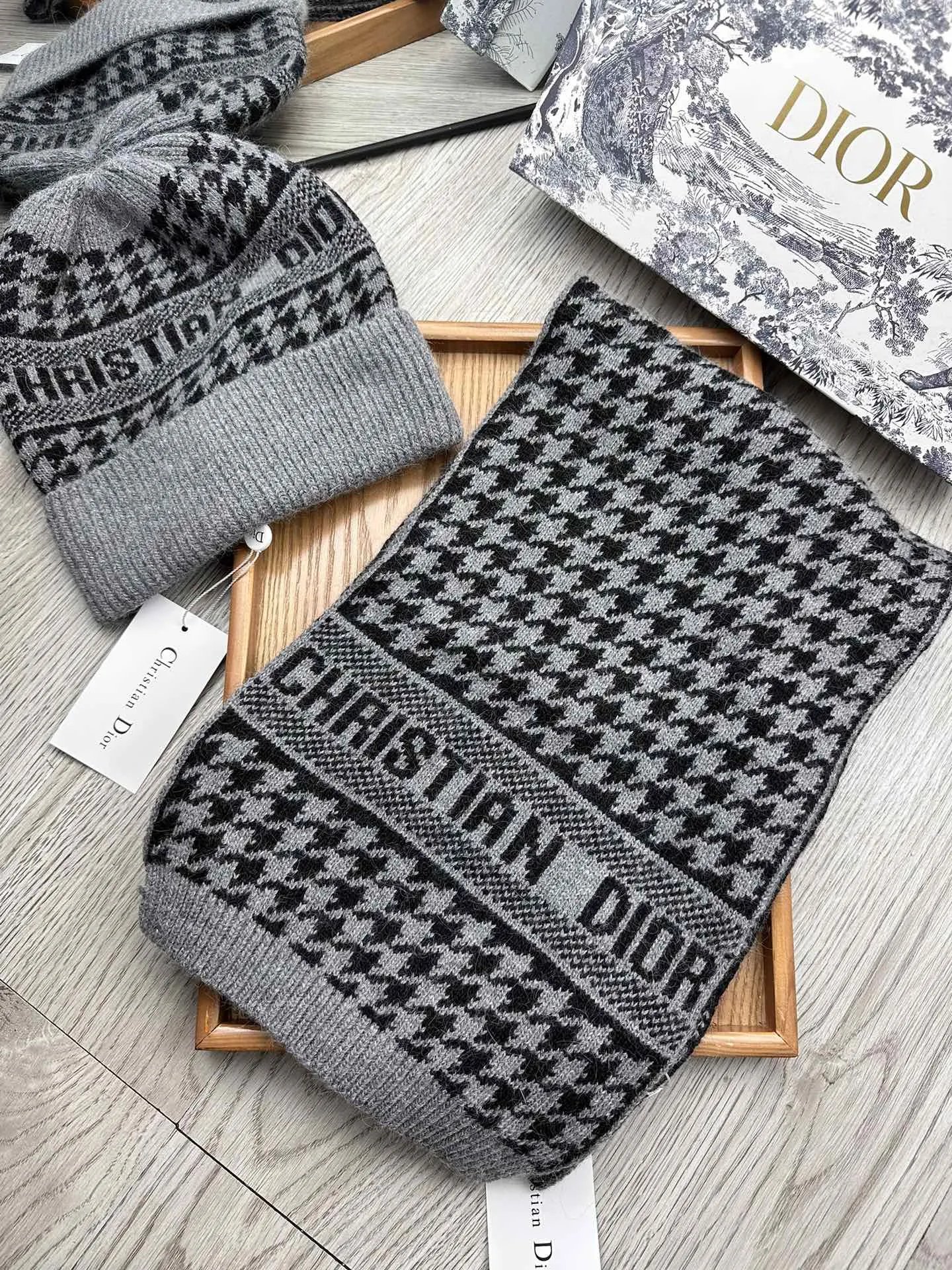 Dior Wool Rabbit Fur Scarf & Hat Set Ver.C — Photo 3