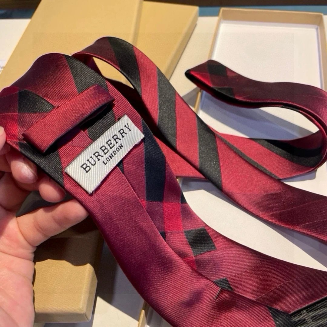 Burberry Silk Tie Ver.G — Photo 5