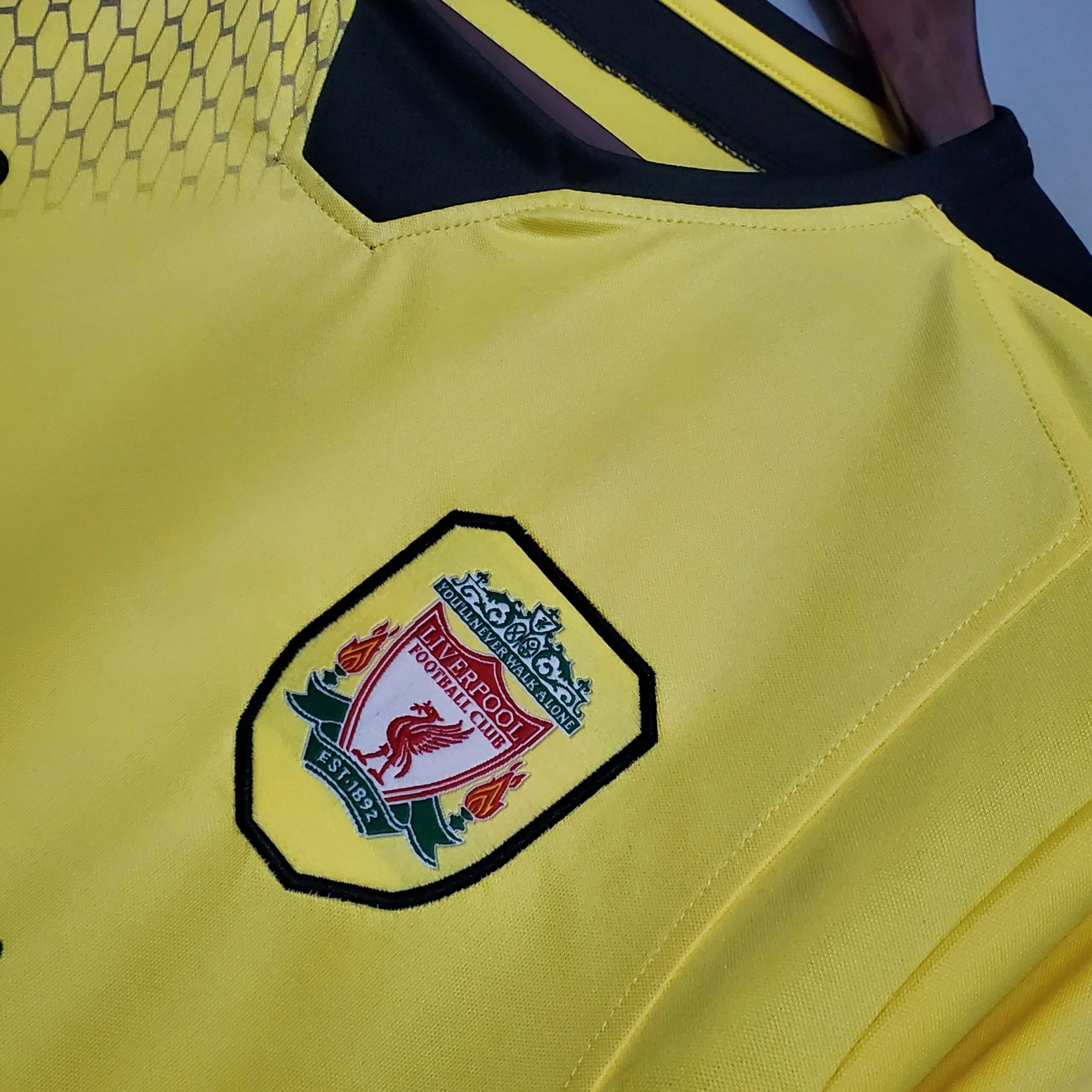 Liverpool 04/05 Retro Jersey — Photo 2