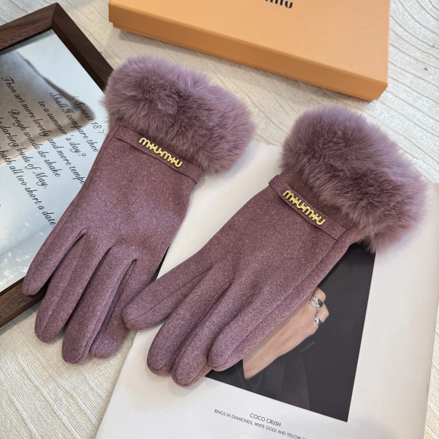 Miu Miu Thermal Gloves Ver.B — QC