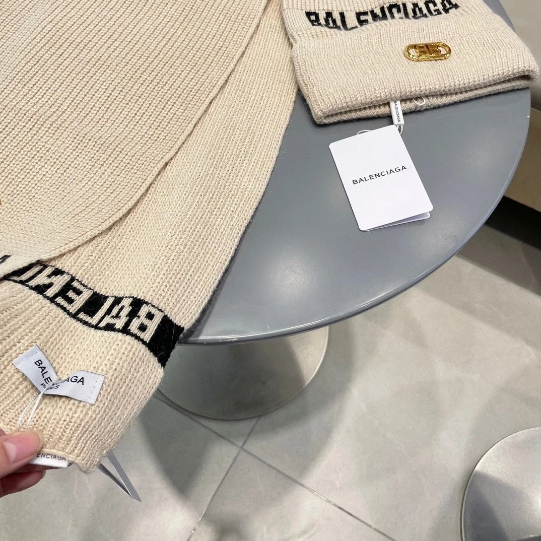 Balenciaga Wool Rabbit Fur Scarf & Hat Set Ver.C — Photo 9