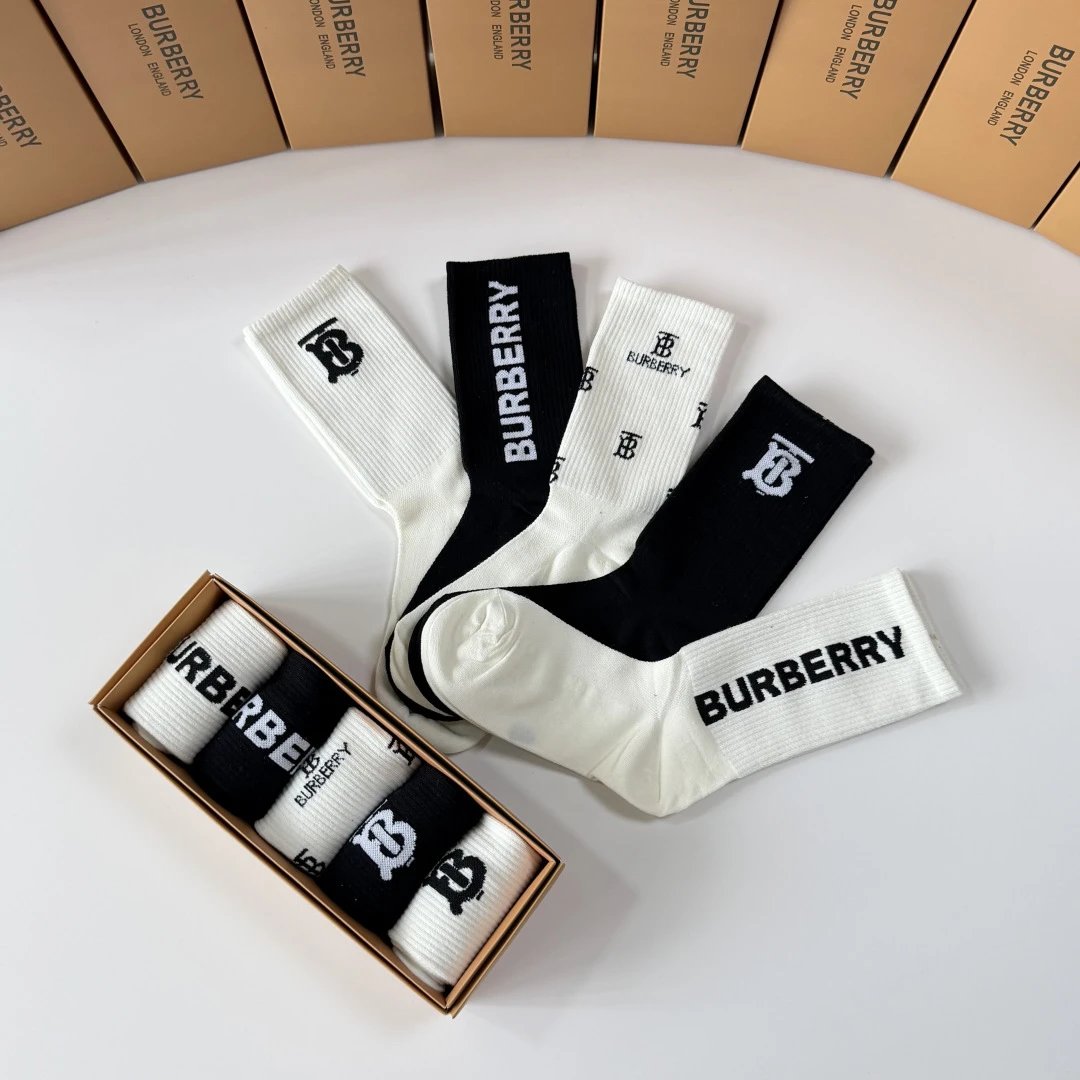 Burberry Knee-High Socks Ver.A — Zdjęcie 9