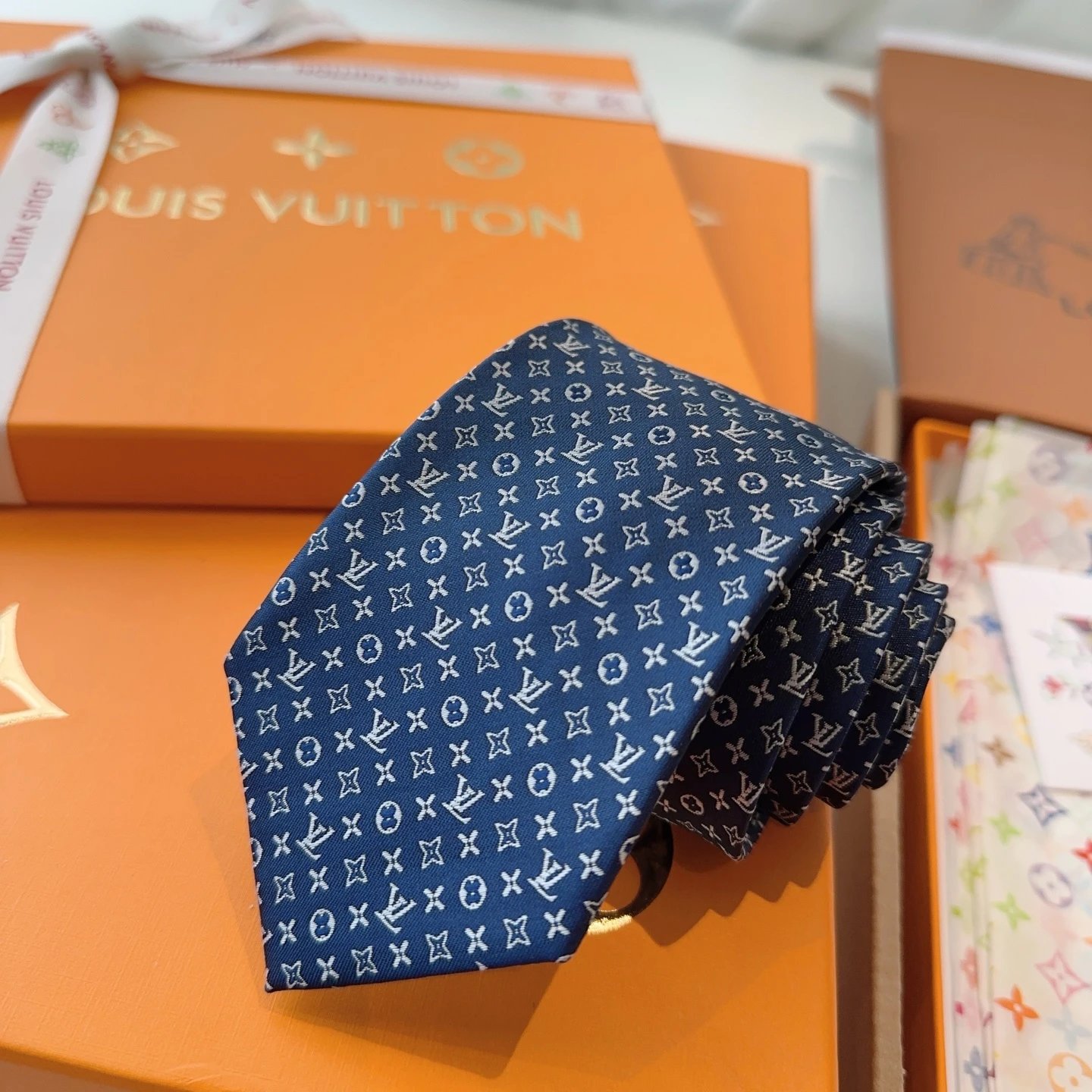 Louis Vuitton Silk Tie Ver.J — Photo 6