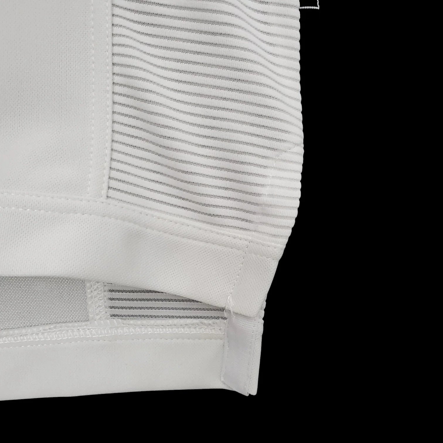 England 2000 Retro Jersey — Photo 4