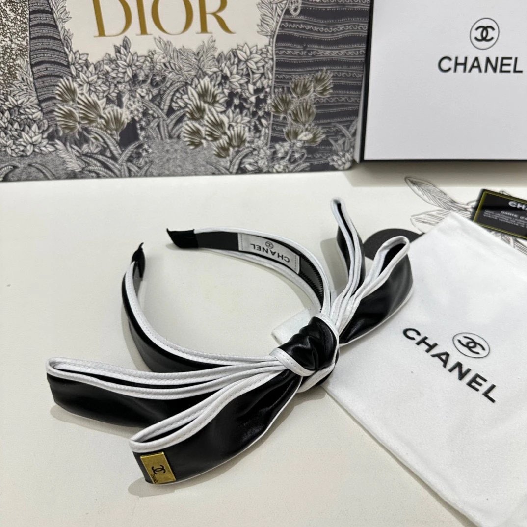 Chanel Bow Headband — Photo 3