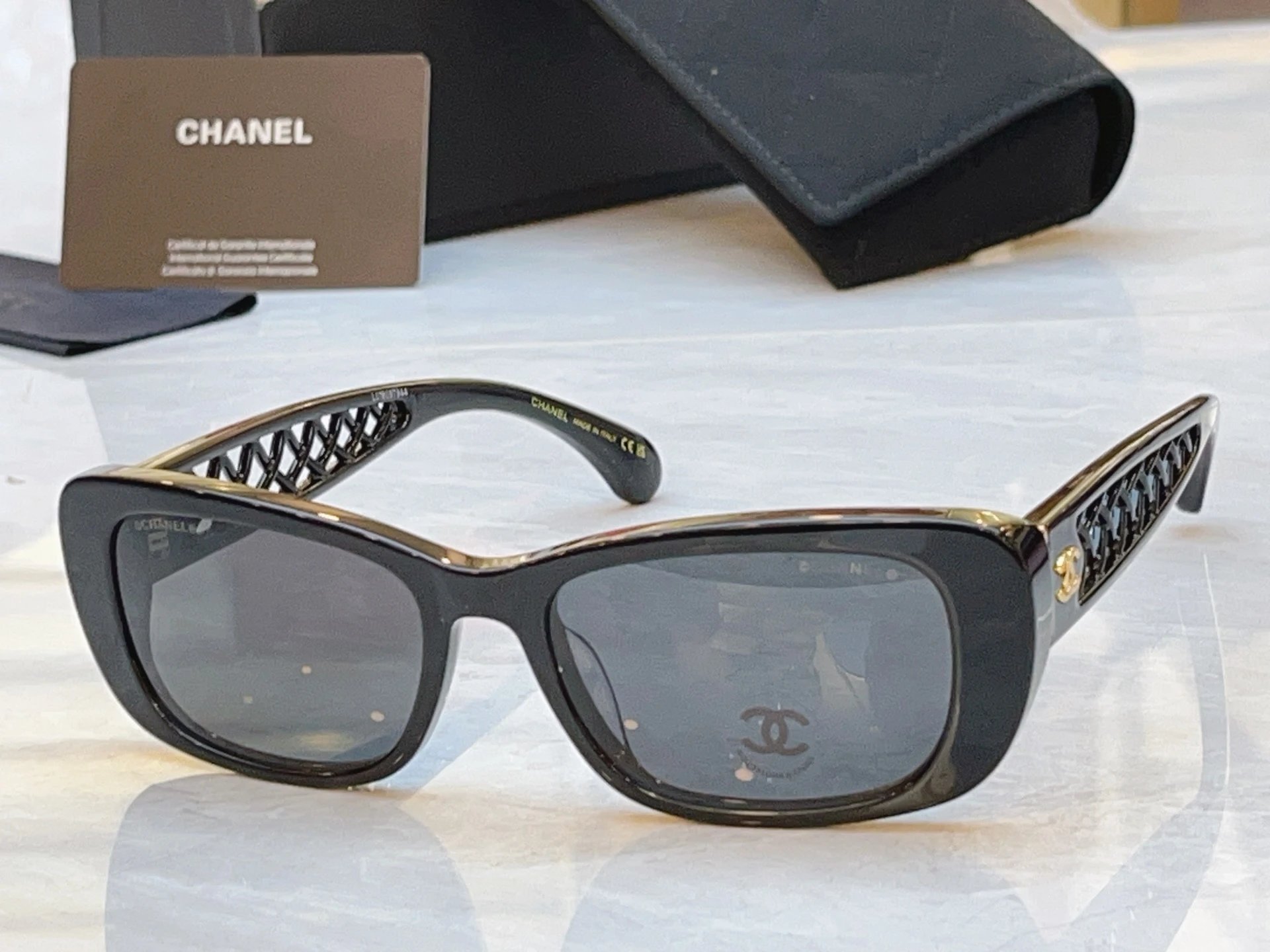 Chanel Sunglasses Ver.A — QC