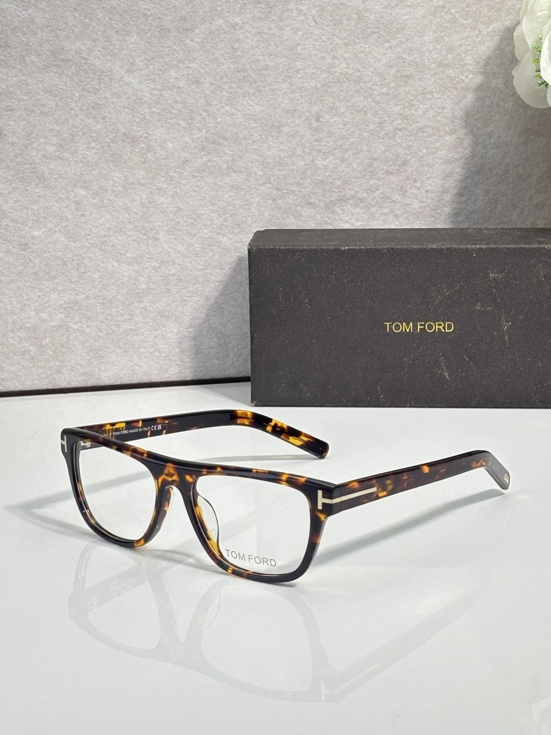 Tom Ford FT5902 Sunglasses 57-18 — photo 2