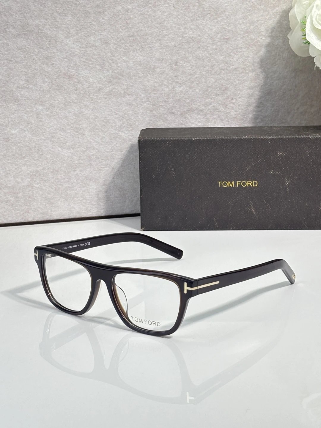 Tom Ford FT5902 Sunglasses 57-18 — photo 5