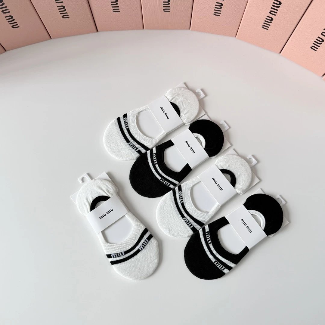 Miu Miu No-Show Socks 5-Pair Box Ver.A — photo 5