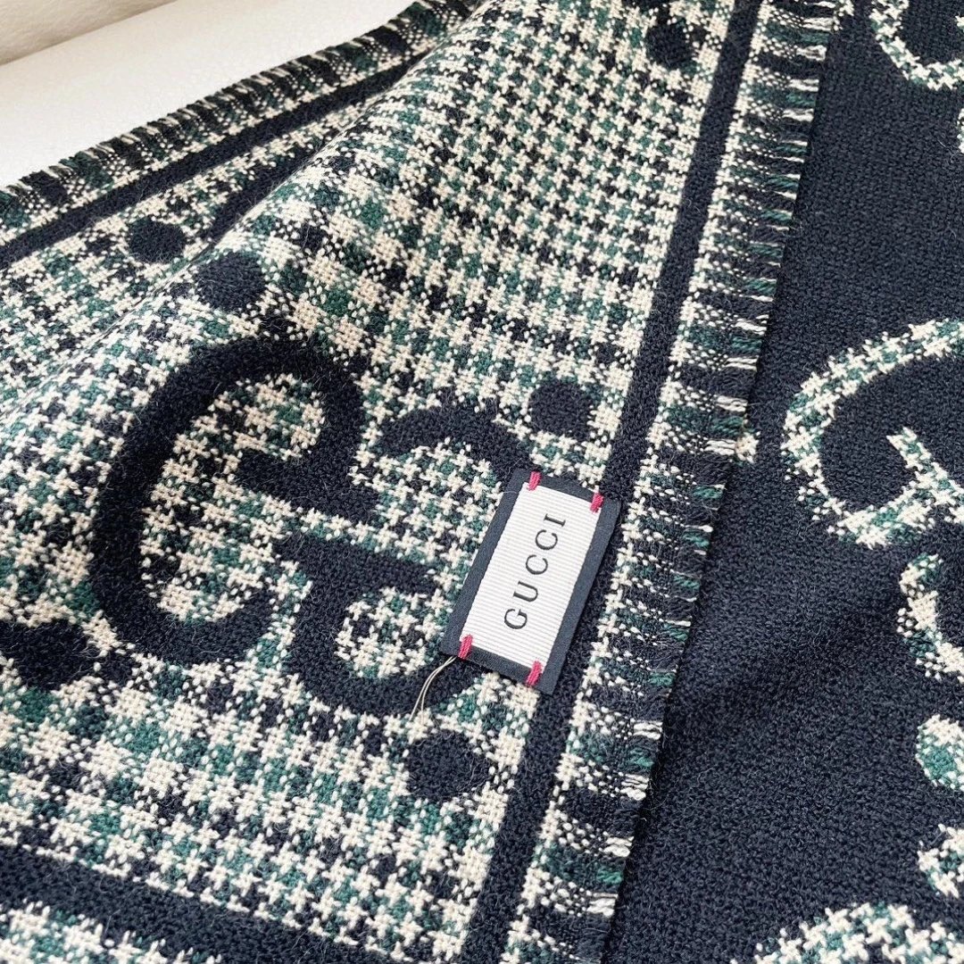 Gucci Cashmere Shawl Ver.A — Photo 8