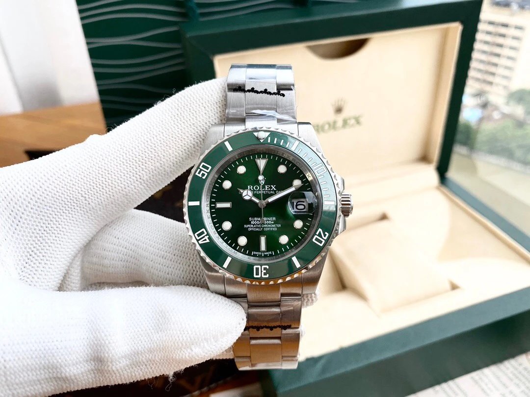 Rolex Submariner horloge met groene wijzerplaat en bezel 40 mm Variant G