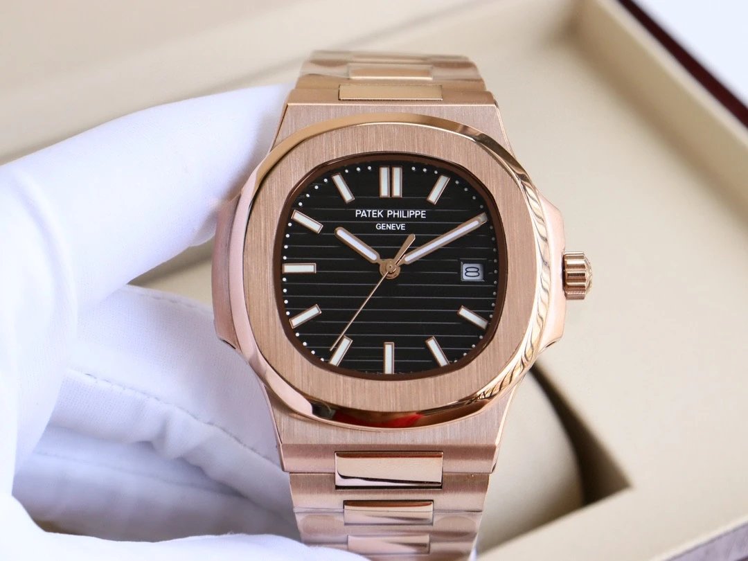 Patek Philippe Nautilus Automatic Watch Ver.D — Photo 5