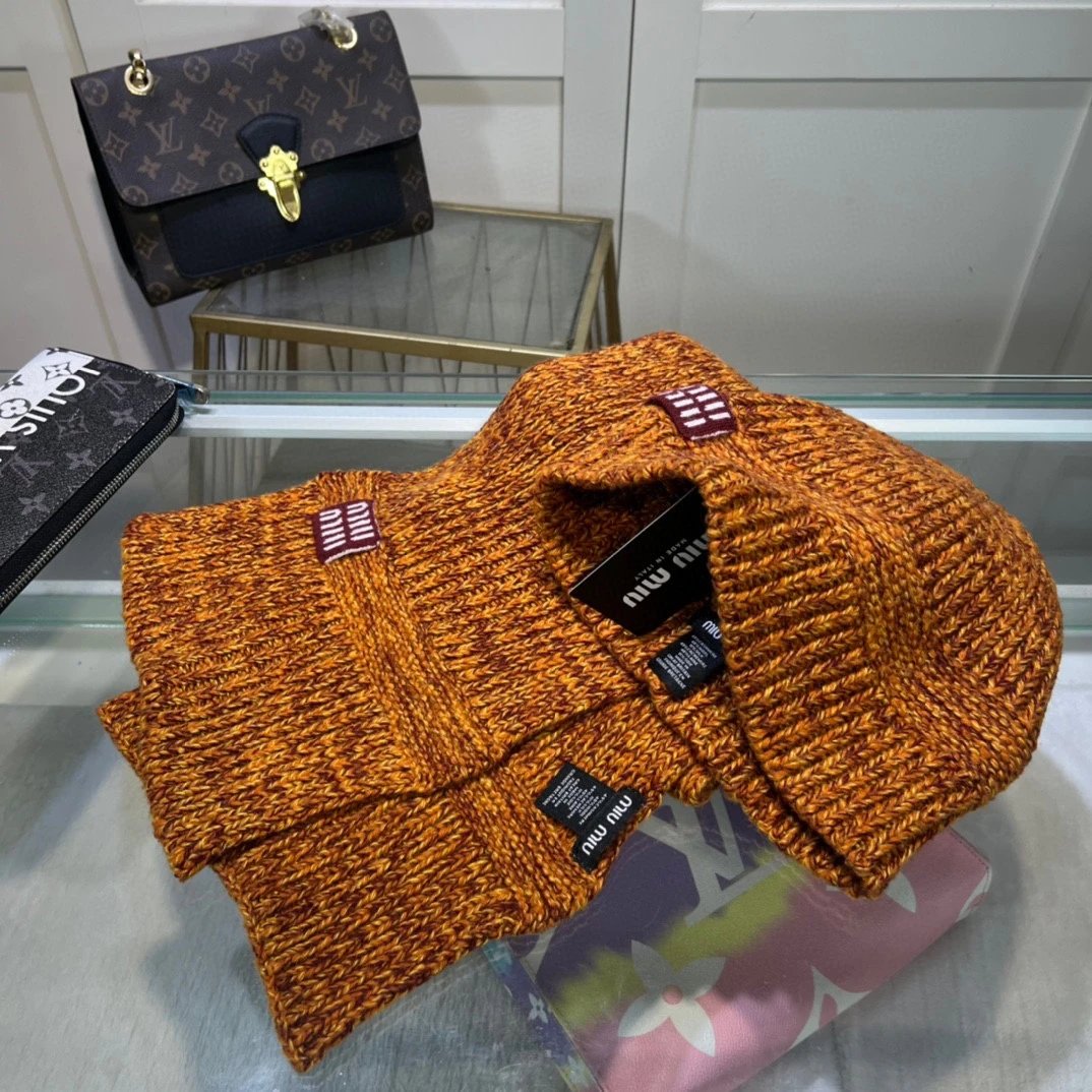 Miu Miu Scarf & Hat Set Ver.B — Photo 5